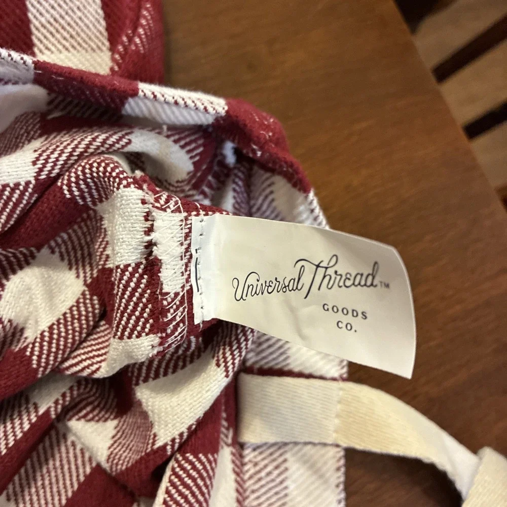 Universal Thread lot four